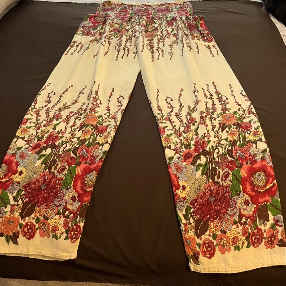 Unbranded Boho floral shirred high waisted cotton pant.